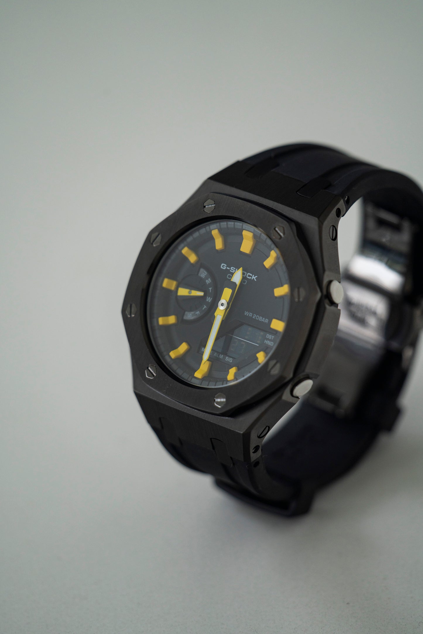 OAK RUBBER - BLACK ON BLACK WITH YELLOW