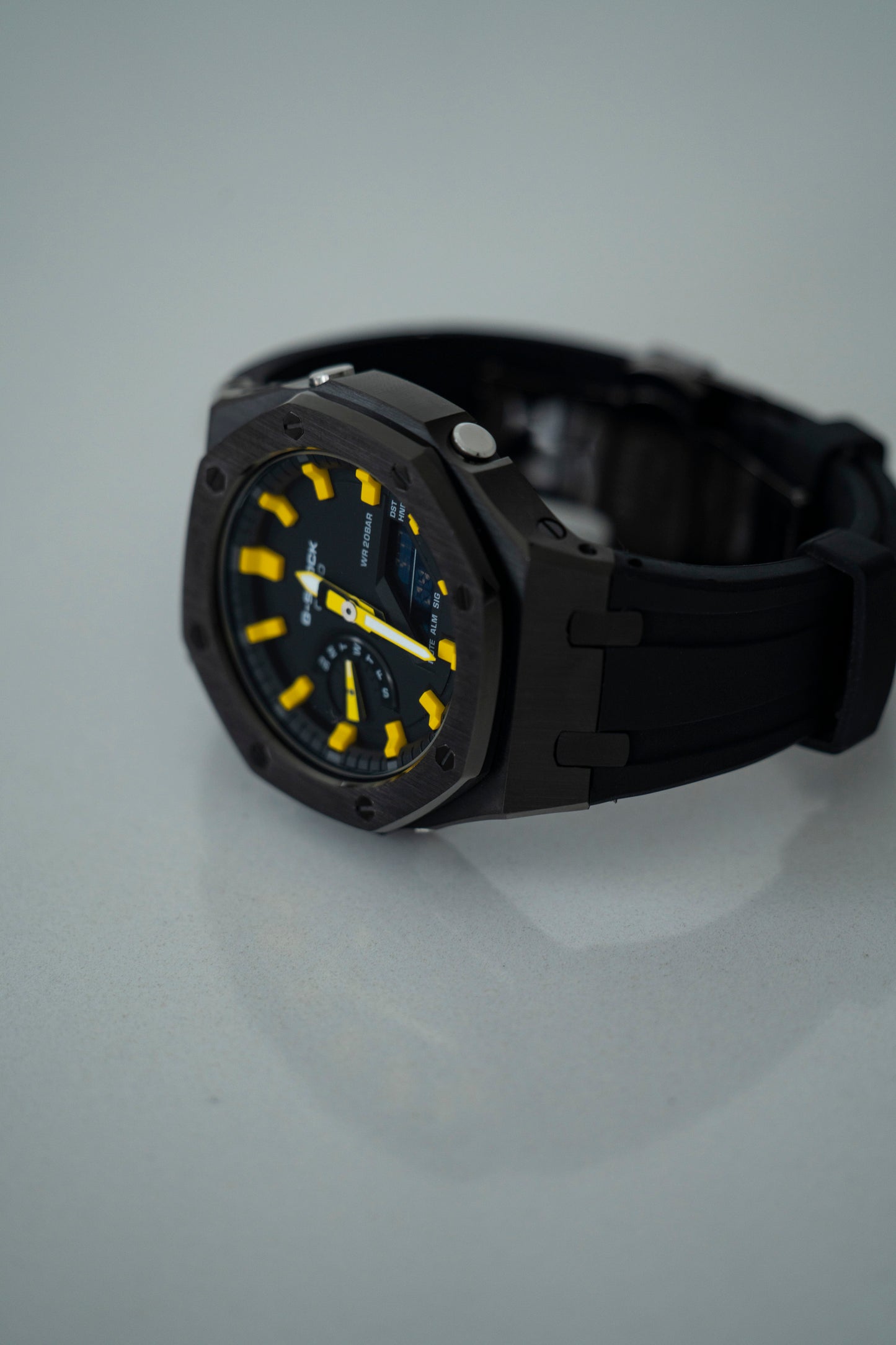 OAK RUBBER - BLACK ON BLACK WITH YELLOW