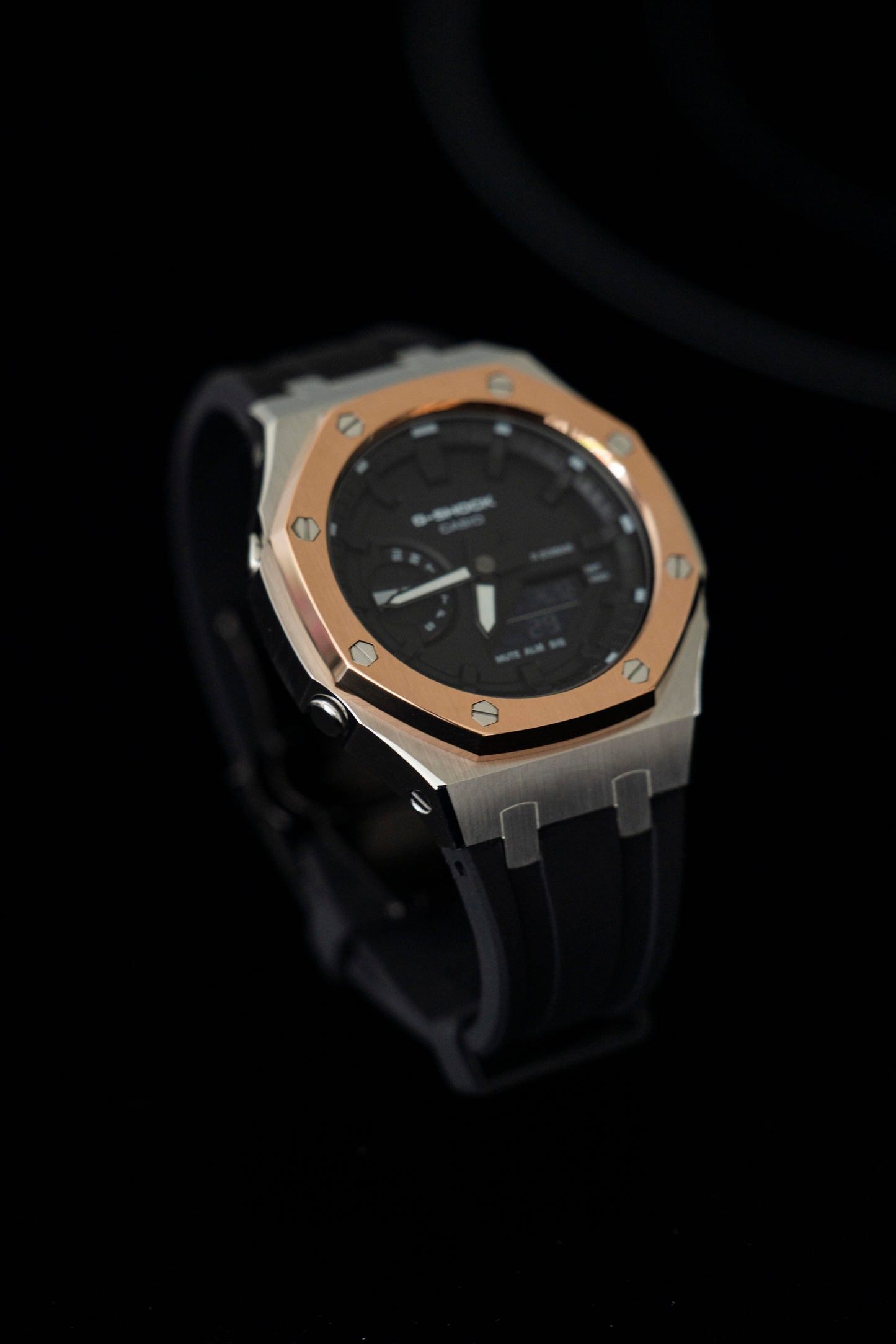 OAK RUBBER - BLACK ON BLACK & ROSE GOLD